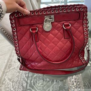 Large Michael Kors bag, super trendy and fun!